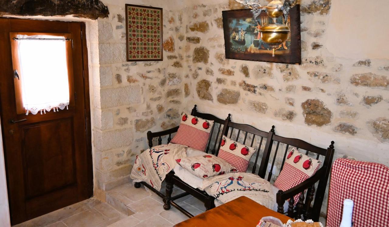 Villa Athina - Irene Country House Ierápetra Exteriör bild